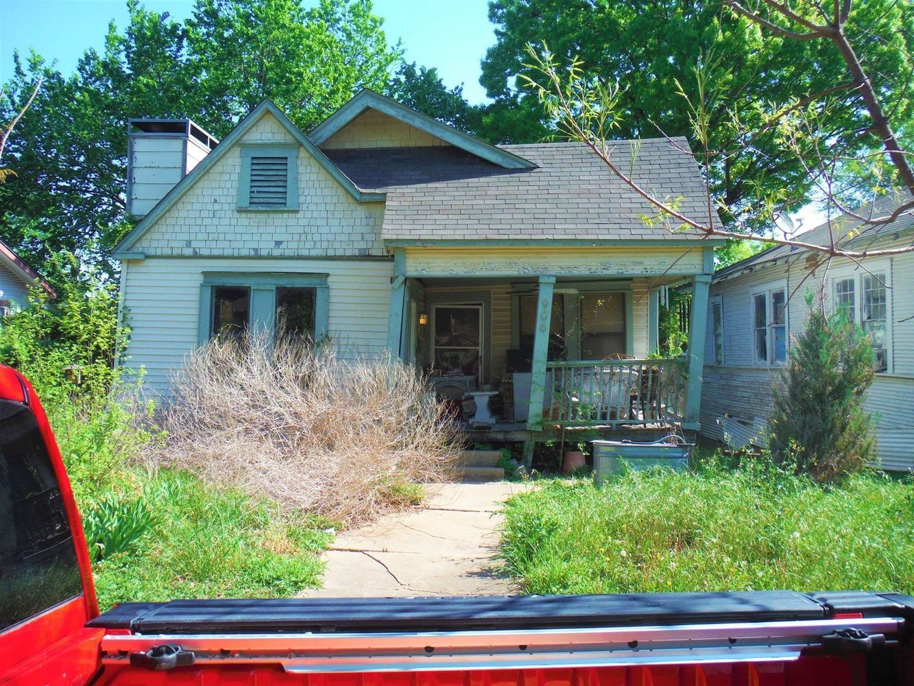 Rustic home in need of maintenance